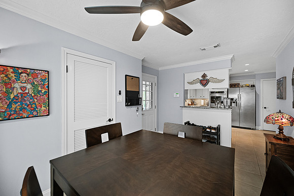 8814 Tavistock-16
