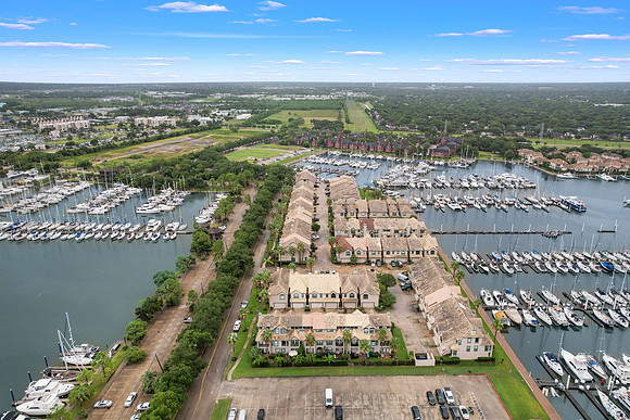 452MarinersDr-51