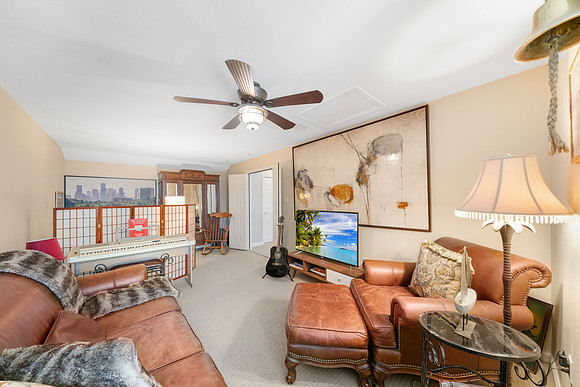 452MarinersDr-36
