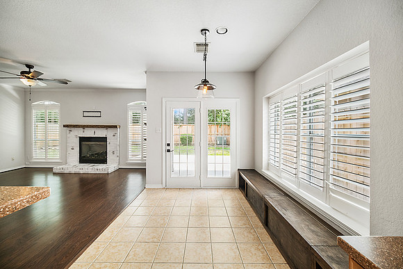 15243 Henderson Point Dr-15