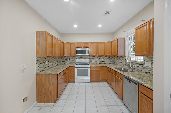 13535 San Martin Ln-77