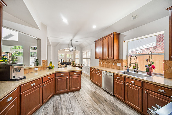 12839 Bedford Falls Dr-27