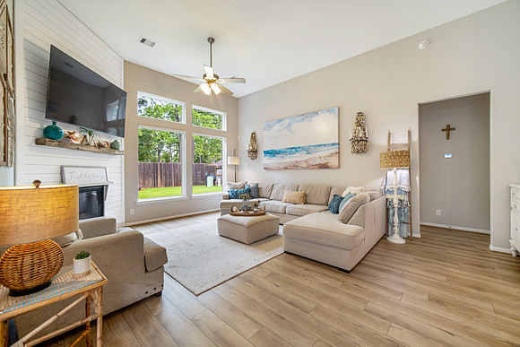 15615 Lakewood Terrace Drive-18