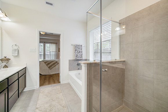 15615 Lakewood Terrace Drive-26