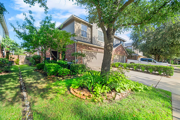 5319 Canyon Hallow Dr-2