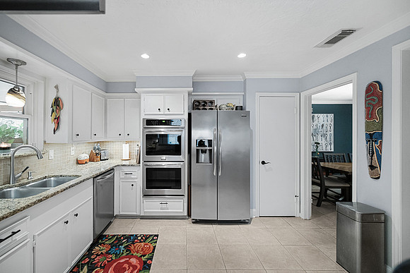 8814 Tavistock-19