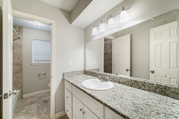 6302 Ash Oak-18