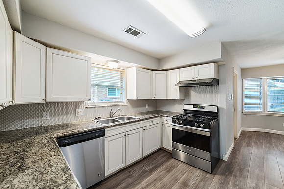 6302 Ash Oak-9