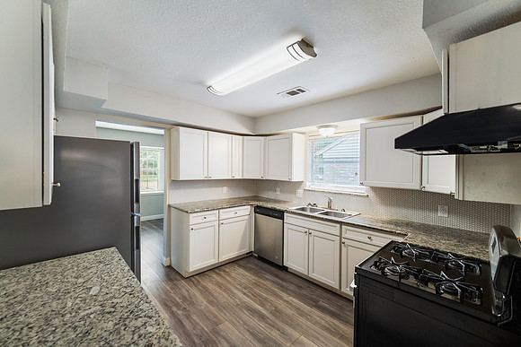6302 Ash Oak-10