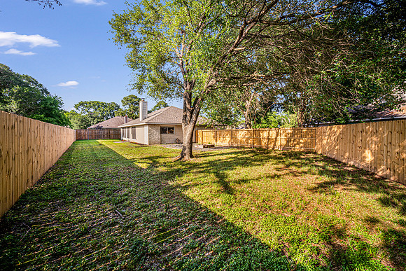 8507 Silver Fir Dr-28