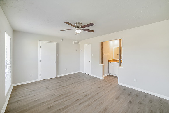 17403 Wild Willow Ln-29