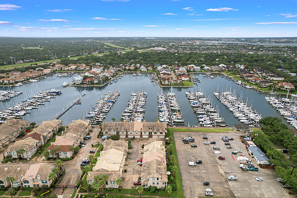 452MarinersDr-50