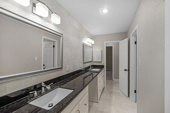 10306 Pear Oak Dr-9