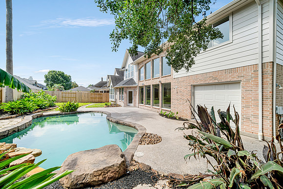 13910 Greenwood Manor Drive-41