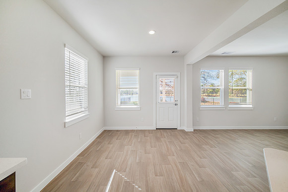 371 Shoreview-12