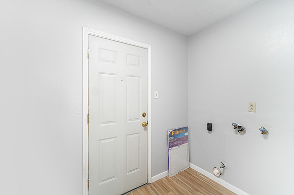 14422 Roundstone Ln-12
