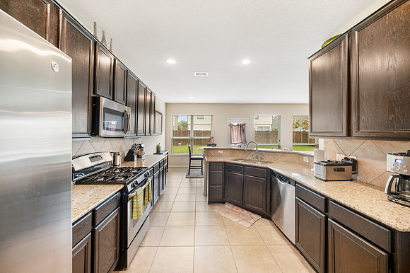 8110 Gray Jay Dr-17