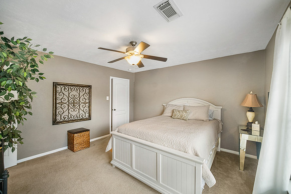 25006 Emporia Point Ct-31