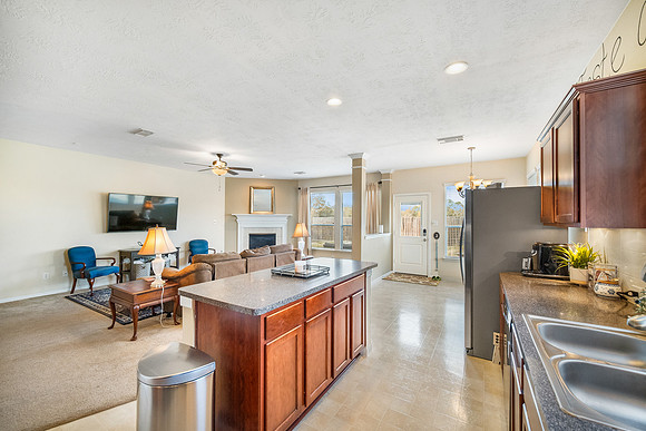 25006 Emporia Point Ct-18
