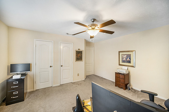 25006 Emporia Point Ct-34