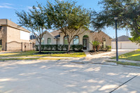 11302 Wooded Creek-1