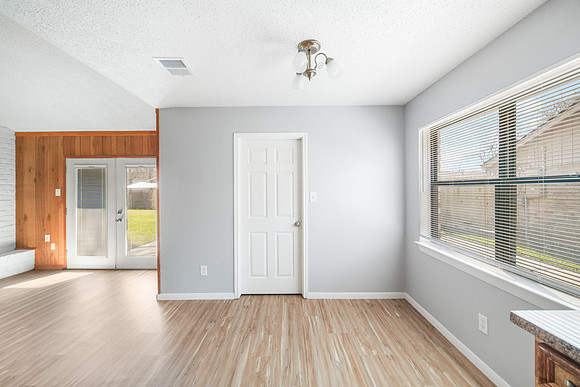 14422 Roundstone Ln-11