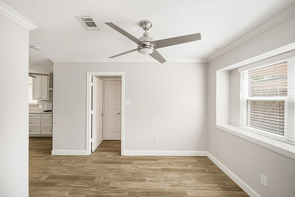 16215 Shrewsbury Cir-12