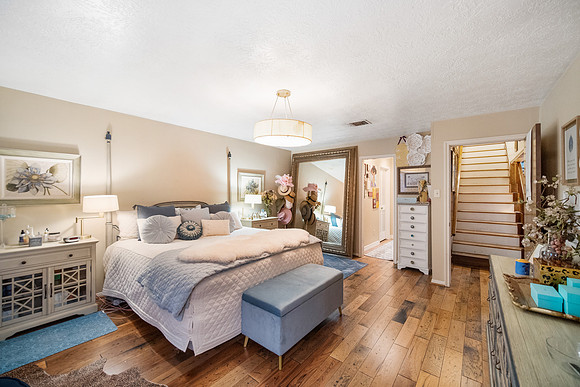5802 Green Springs dr-24
