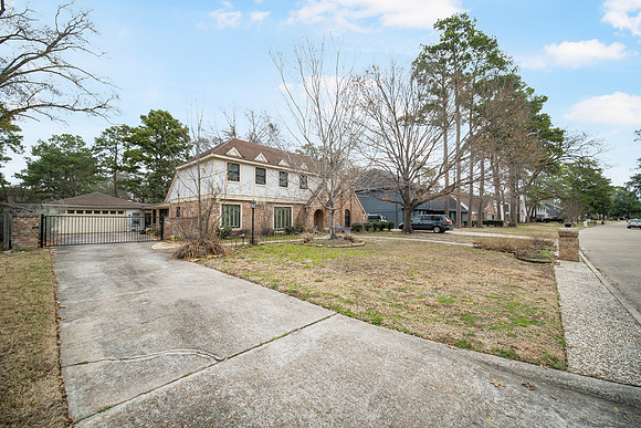 5802 Green Springs dr-3