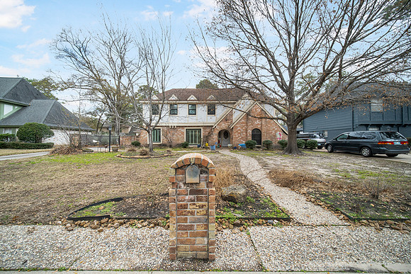 5802 Green Springs dr-2