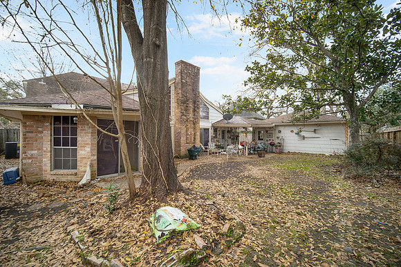 5802 Green Springs dr-40