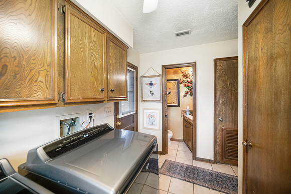 5802 Green Springs dr-38