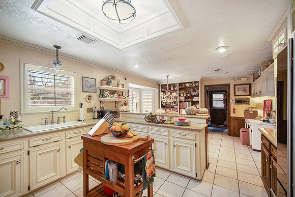 5802 Green Springs dr-17