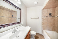 14422 Roundstone Ln-16