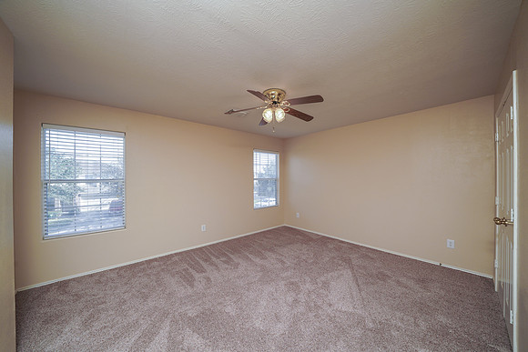 10406 Hurst Hill Ln-25