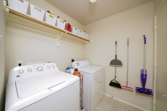 10406 Hurst Hill Ln-30