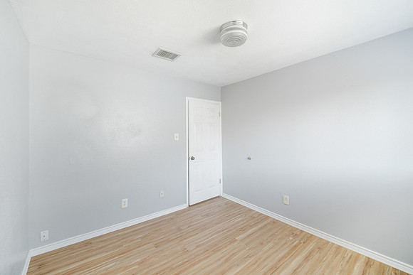 14422 Roundstone Ln-20
