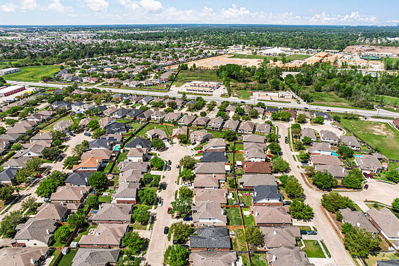 20518 Spring Aspen Lane-38