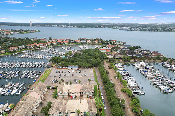 452MarinersDr-49