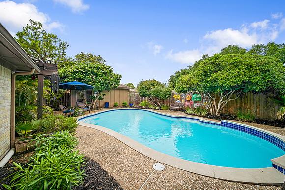8814 Tavistock-40