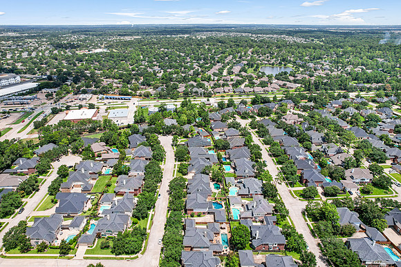 13910 Greenwood Manor Drive-57