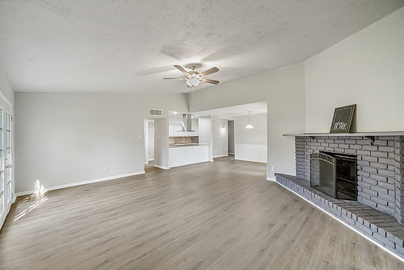 17403 Wild Willow Ln-12