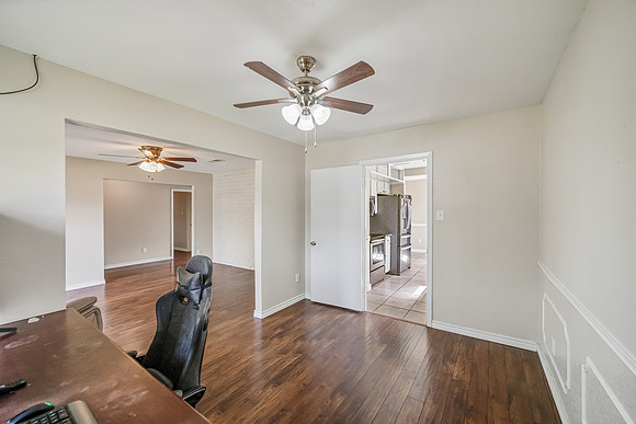 23102 Lestergate Dr-9