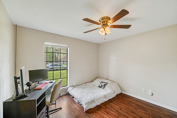 23102 Lestergate Dr-26