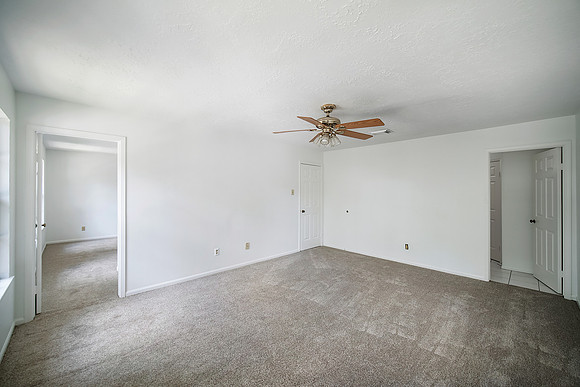 8011 Pinyon Creek Ct-31