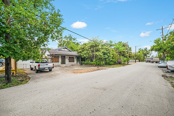 1119 Asbury St-3