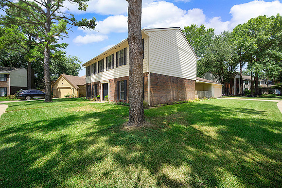 8011 Pinyon Creek Ct-3