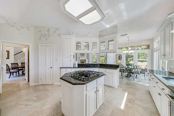 32236 Watersmeet Dr-12