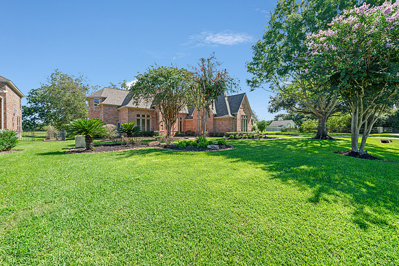 32236 Watersmeet Dr-2