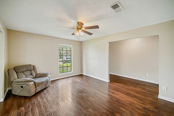 23102 Lestergate Dr-7